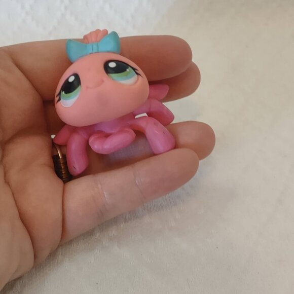 Vintage Littlest Pet Shop #426 Pink Spider G2 Blue Bow - Picture 11 of 11